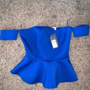 Off the shoulder royal blue guess shirt 😍